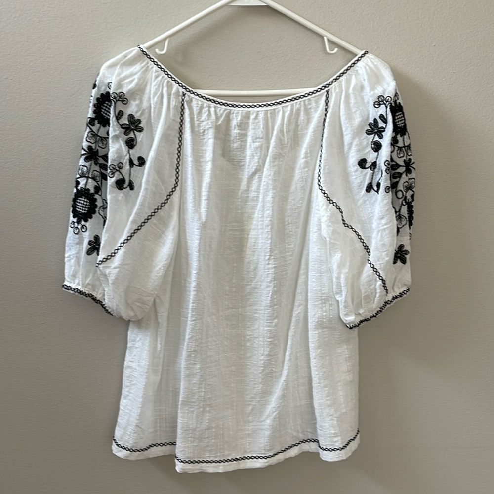 Max Studio V Neck Sunflower Embroidered Puff Sleeve Top Blouse Sz S - Picture 8 of 16
